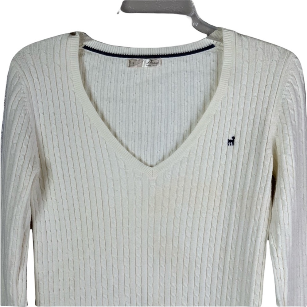 Old Navy Perfect Fit V-Neck Cable Knit Sweater